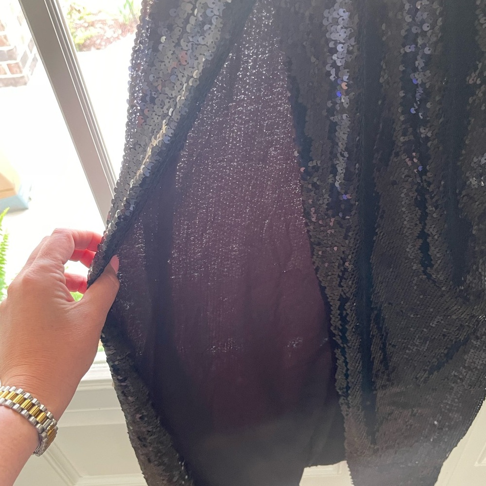 Elegant Black Sequin Dress - Picture 2 of 4